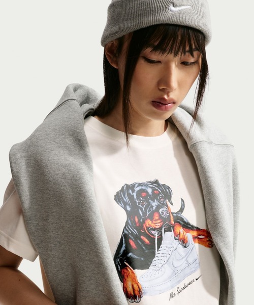 NIKE(ナイキ)の「ナイキ スポーツウェア クラシック ウィメンズ オーバーサイズド Tシャツ / Nike Sportswear Classic Women's Oversized T-Shirt IM6430-133 Sail(Tシャツ/カットソー・レディース・クリーム・S/L/M/XL/XS)」の10枚目の写真