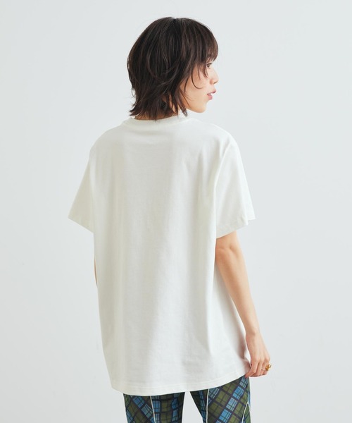 NIKE(ナイキ)の「ナイキ スポーツウェア クラシック ウィメンズ オーバーサイズド Tシャツ / Nike Sportswear Classic Women's Oversized T-Shirt IM6430-133 Sail(Tシャツ/カットソー・レディース・クリーム・S/L/M/XL/XS)」の15枚目の写真