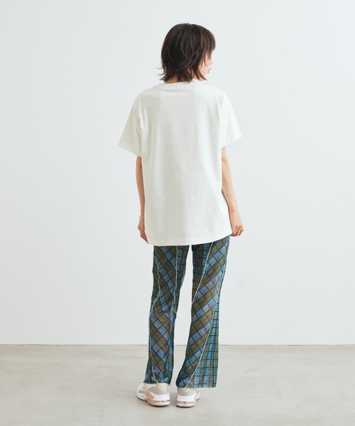 NIKE(ナイキ)の「ナイキ スポーツウェア クラシック ウィメンズ オーバーサイズド Tシャツ / Nike Sportswear Classic Women's Oversized T-Shirt IM6430-133 Sail(Tシャツ/カットソー・レディース・クリーム・S/L/M/XL/XS)」の9枚目の写真