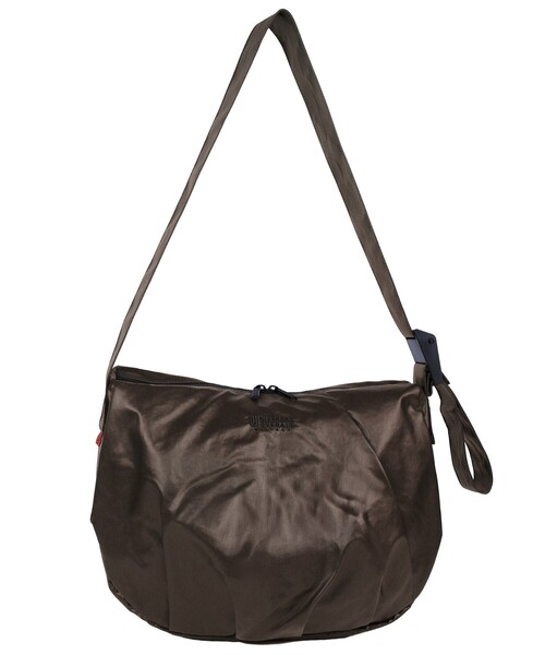 UNIVERSAL OVERALL(ユニバーサルオーバーオール)の「【UNIVERSAL OVERALL/ユニバーサルオーバーオール】:Surplus HOBO shoulder bag/ショルダーバッグ/ナイロン/バッグ/秋冬(ショルダーバッグ・メンズ・ブラウン/ブラック・フリー)」の5枚目の写真