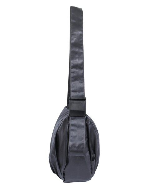 UNIVERSAL OVERALL(ユニバーサルオーバーオール)の「【UNIVERSAL OVERALL/ユニバーサルオーバーオール】:Surplus HOBO shoulder bag/ショルダーバッグ/ナイロン/バッグ/秋冬(ショルダーバッグ・メンズ・ブラウン/ブラック・フリー)」の12枚目の写真