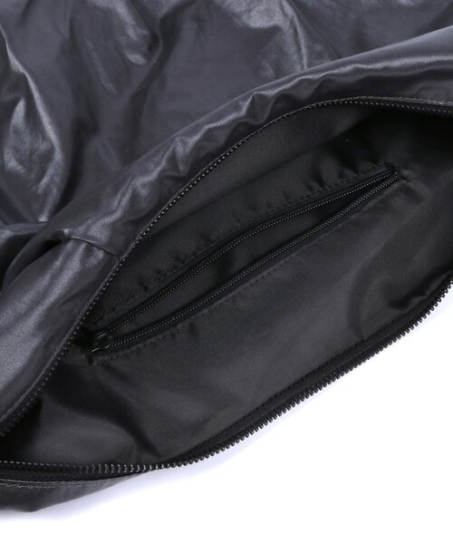 UNIVERSAL OVERALL(ユニバーサルオーバーオール)の「【UNIVERSAL OVERALL/ユニバーサルオーバーオール】:Surplus HOBO shoulder bag/ショルダーバッグ/ナイロン/バッグ/秋冬(ショルダーバッグ・メンズ・ブラウン/ブラック・フリー)」の17枚目の写真