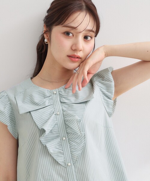couture brooch（クチュールブローチ）の「リボンフリルストライプシャツ（シャツ/ブラウス・レディース・ブルー系2/ピンク系7/ブルー系7・36/42/38/40）」の3枚目の写真