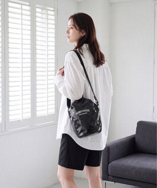 FREDRIK PACKERS(フレドリックパッカーズ)の「【FREDRIK PACKERS/フレドリックパッカーズ】#11 DUCK PVC UP HANDLE TOTE ダック ピーブイシー アップ ハンドル トートバッグ(トートバッグ・レディース・ブラック/ホワイト・FREE)」の3枚目の写真