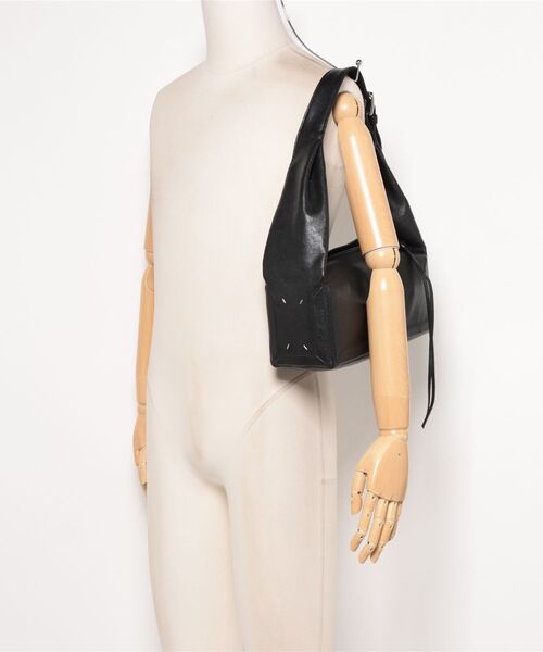 Maison Margiela（メゾンマルジェラ）の「Maison Margiela BOX BAG EAST WEST MEDIUM（ショルダーバッグ・レディース・ブラック・FREE）」の5枚目の写真