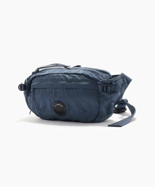 C.P. COMPANY（シーピーカンパニー）の「C.P.Company / シーピーカンパニー NYLON B WAISTBAG（ボディバッグ/ウエストポーチ・メンズ・ブルー系その他/グレー/カーキ/オレンジ・FREE）」の3枚目の写真