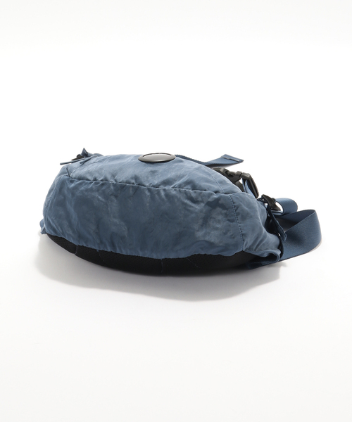 C.P. COMPANY（シーピーカンパニー）の「C.P.Company / シーピーカンパニー NYLON B WAISTBAG（ボディバッグ/ウエストポーチ・メンズ・ブルー系その他/グレー/カーキ/オレンジ・FREE）」の7枚目の写真