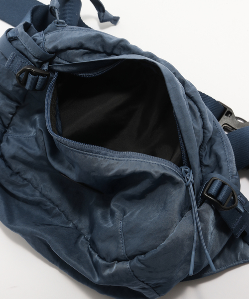 C.P. COMPANY（シーピーカンパニー）の「C.P.Company / シーピーカンパニー NYLON B WAISTBAG（ボディバッグ/ウエストポーチ・メンズ・ブルー系その他/グレー/カーキ/オレンジ・FREE）」の9枚目の写真