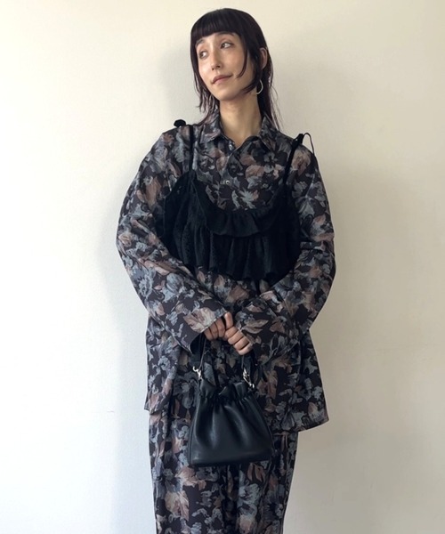 flaeu（フラユ）の「2WAY Lace Frill Bustier（キャミソール・レディース・ブラック/ホワイト・FREE）」の15枚目の写真