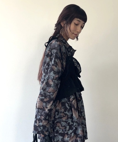 flaeu（フラユ）の「2WAY Lace Frill Bustier（キャミソール・レディース・ブラック/ホワイト・FREE）」の16枚目の写真