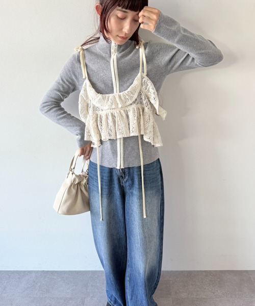 flaeu（フラユ）の「2WAY Lace Frill Bustier（キャミソール・レディース・ブラック/ホワイト・FREE）」の3枚目の写真