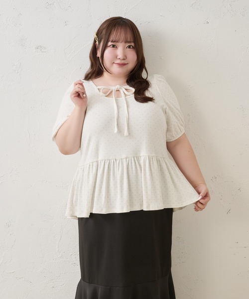 Louiosy(ルオシー)の「【Louiosy】【大きいサイズ】ラメドットテレコリブペプラムトップス(Tシャツ/カットソー・レディース・チャコールグレー/オフホワイト/ブルー・4L/3L/LL)」の2枚目の写真