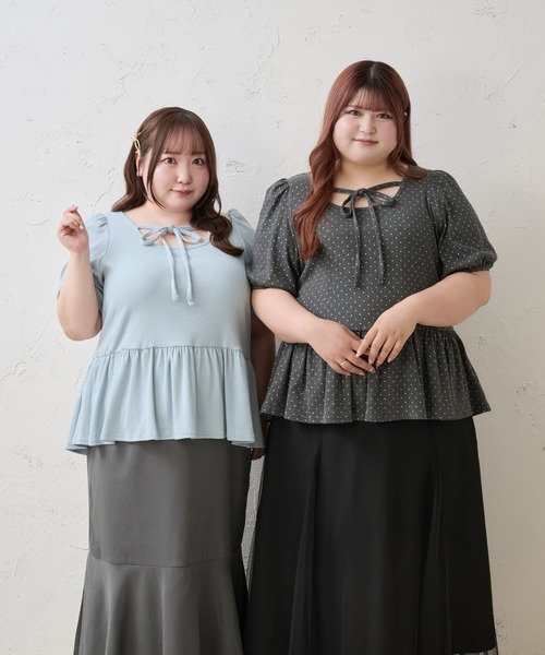 Louiosy(ルオシー)の「【Louiosy】【大きいサイズ】ラメドットテレコリブペプラムトップス(Tシャツ/カットソー・レディース・チャコールグレー/オフホワイト/ブルー・4L/3L/LL)」の4枚目の写真