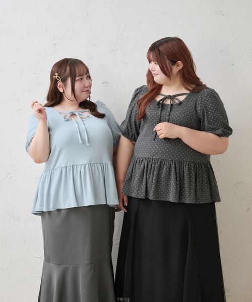 Louiosy(ルオシー)の「【Louiosy】【大きいサイズ】ラメドットテレコリブペプラムトップス(Tシャツ/カットソー・レディース・チャコールグレー/オフホワイト/ブルー・4L/3L/LL)」の5枚目の写真