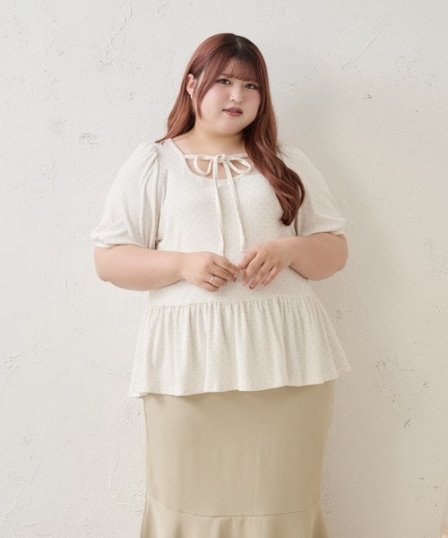 Louiosy(ルオシー)の「【Louiosy】【大きいサイズ】ラメドットテレコリブペプラムトップス(Tシャツ/カットソー・レディース・チャコールグレー/オフホワイト/ブルー・4L/3L/LL)」の20枚目の写真