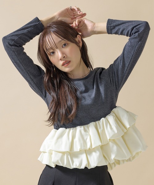 en CAnAF(エンカナフ)の「【大人可愛いシルエット】カットリブバルーンペプラムプルオーバー(Tシャツ/カットソー・レディース・ブラック/アイボリー/チャコールグレー/ブラック系1・フリー)」の4枚目の写真