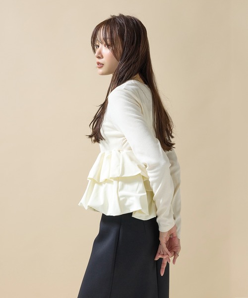 en CAnAF(エンカナフ)の「【大人可愛いシルエット】カットリブバルーンペプラムプルオーバー(Tシャツ/カットソー・レディース・ブラック/アイボリー/チャコールグレー/ブラック系1・フリー)」の12枚目の写真