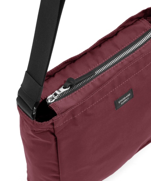 STANDARD SUPPLY(スタンダードサプライ)の「スタンダードサプライ / SIMPLICITY シンプリシティ / 26FW限定カラーWALKIES SHOULDER ウォーキーズショルダー(ショルダーバッグ・レディース・ボルドー・FREE)」の3枚目の写真