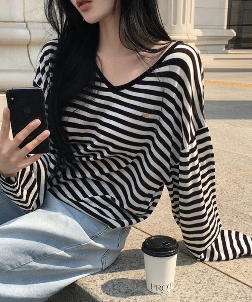 FAVORITO(ファヴォリート)の「VネックTEEトップス(Tシャツ/カットソー・レディース・ブラック/グレー・F)」の20枚目の写真