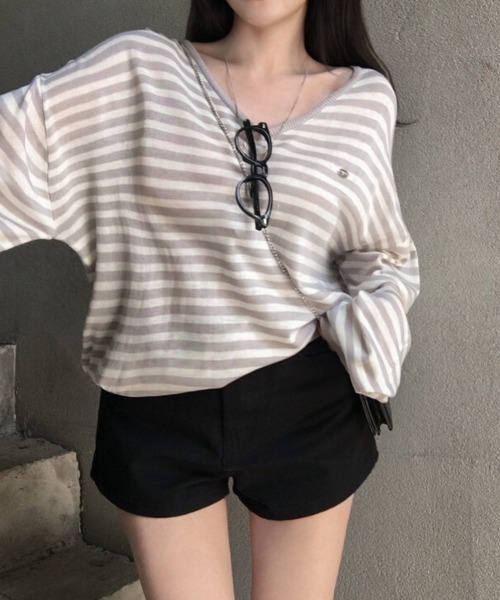 FAVORITO(ファヴォリート)の「VネックTEEトップス(Tシャツ/カットソー・レディース・ブラック/グレー・F)」の6枚目の写真