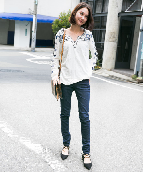 Moname（モナーム）の「■Moname   スキニーデニムパンツ   EMMA(エマ)/41161002（デニムパンツ・レディース・ダークインディゴブルー・26inch/23inch/24inch/25inch/27inch）」の14枚目の写真