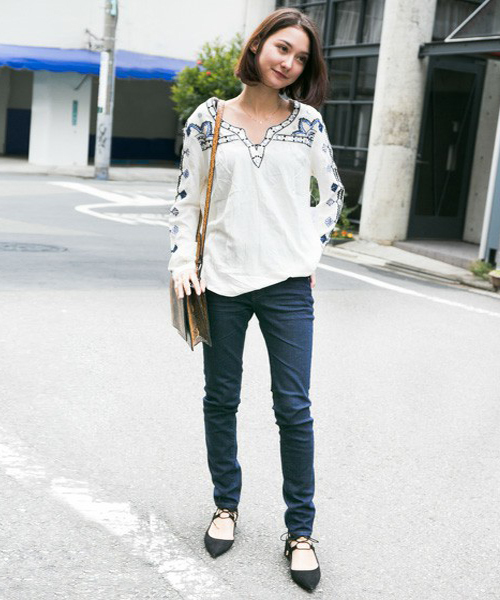 Moname（モナーム）の「■Moname   スキニーデニムパンツ   EMMA(エマ)/41161002（デニムパンツ・レディース・ダークインディゴブルー・26inch/23inch/24inch/25inch/27inch）」の15枚目の写真