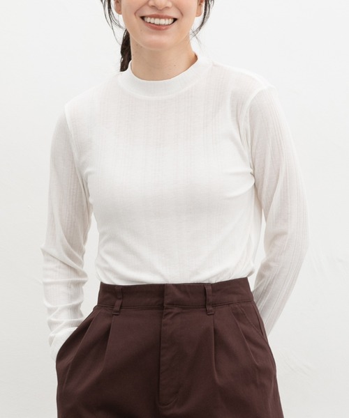 Honeys(ハニーズ)の「ランダムリブハイネックT(Tシャツ/カットソー・レディース・ブラック/レッド/ブラウン/グリーン/ブルー/オフホワイト/オレンジ・L/LL/S/M)」の2枚目の写真