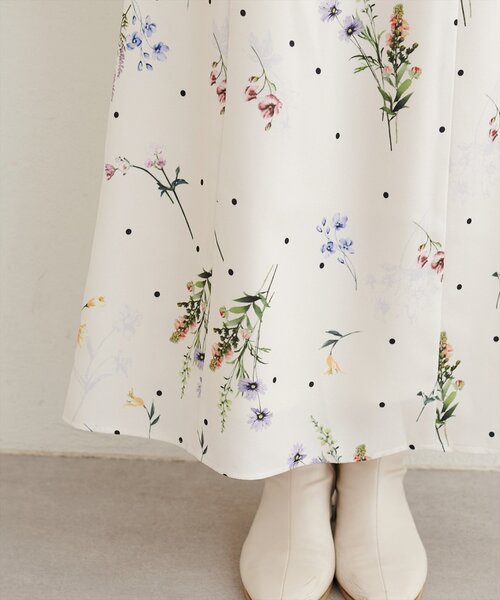 natural couture（ナチュラルクチュール）の「オリジナル花柄Aラインスカート（スカート・レディース・モカ/アイボリー/チャコールグレー・FREE）」の14枚目の写真