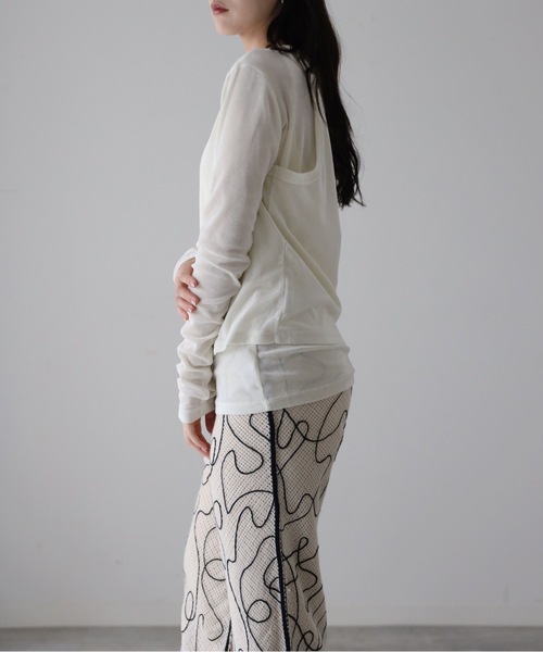 YENNA(イェンナ)の「シアーフロッキーレイヤードセット / Tシャツ+タンク(Tシャツ/カットソー・レディース・グレー/ブラック/アイボリー・FREE)」の9枚目の写真