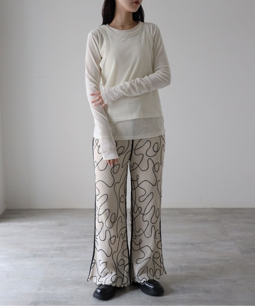 YENNA(イェンナ)の「シアーフロッキーレイヤードセット / Tシャツ+タンク(Tシャツ/カットソー・レディース・グレー/ブラック/アイボリー・FREE)」の10枚目の写真
