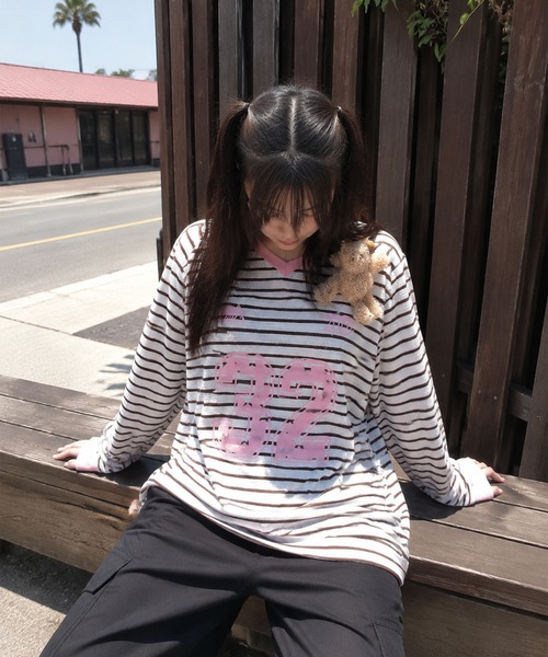 HOOK(フック)の「HOOK for girls ナンバーロゴ ボーダー Vネック オーバーサイズロンT(Tシャツ/カットソー・レディース・グレー・FREE)」の11枚目の写真
