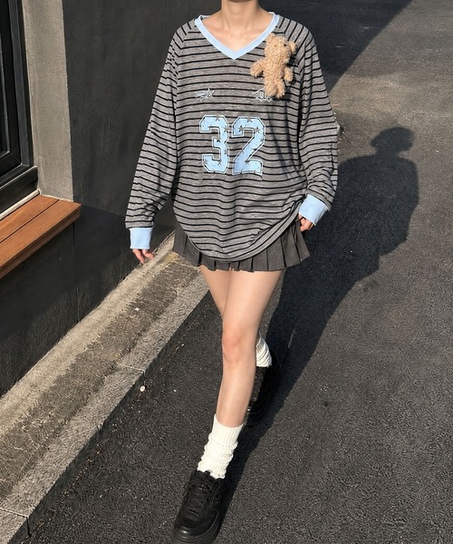 HOOK(フック)の「HOOK for girls ナンバーロゴ ボーダー Vネック オーバーサイズロンT(Tシャツ/カットソー・レディース・グレー・FREE)」の15枚目の写真