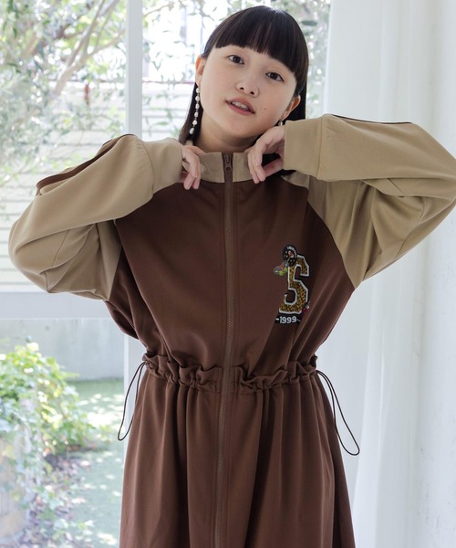 ScoLar(スカラー)の「ScoLar(スカラー) レオパードロゴ 配色ジャージワンピ(ワンピース・レディース・チャコールグレー/ブラック/ベージュ・MEDIUM)」の11枚目の写真