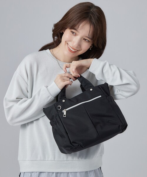 SHOO・LA・RUE(シューラルー)の「【撥水/2WAY】9ポケットトートバッグ(トートバッグ・レディース・ベージュ/ブラック/ライトパープル・00)」の1枚目の写真