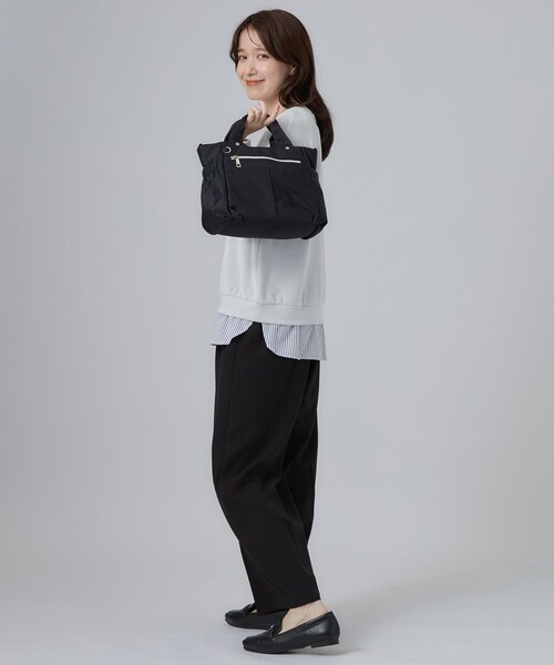 SHOO・LA・RUE(シューラルー)の「【撥水/2WAY】9ポケットトートバッグ(トートバッグ・レディース・ベージュ/ブラック/ライトパープル・00)」の9枚目の写真