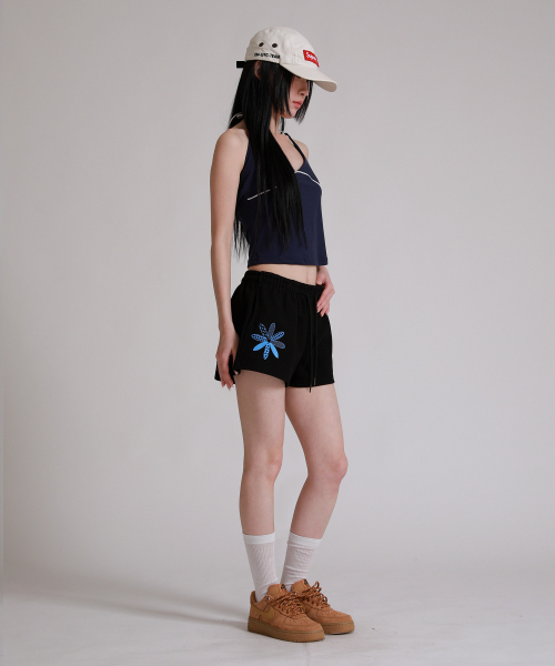 LIKE THE MOST(ライクザモースト)の「3部スターフラワー刺繍トレーニングパンツ_ブラック(その他パンツ・レディース・ブラック・SMALL/MEDIUM/LARGE)」の3枚目の写真