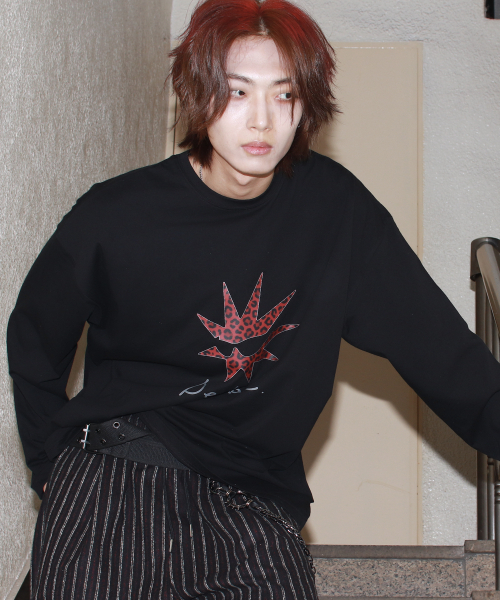 DEMARC(ドゥマーク)の「M Bomb-star グラフィック長袖Tシャツ - ブラック(Tシャツ/カットソー・メンズ・その他・MEDIUM/LARGE)」の3枚目の写真