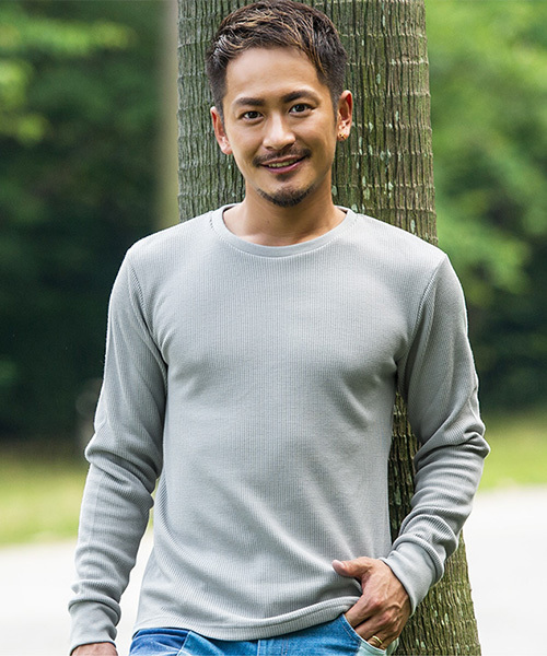 CavariA（キャバリア）の「『CavariA/キャバリア』サーマルニット無地長袖ニットTシャツ【3ネックタイプから選べる】（ニット/セーター・メンズ・ネイビー/ブラック/カーキ/ライトピンク/グレー/ホワイト/ベージュ/ベージュ系その他2/ベージュ系その他3/グリーン系その他/グリーン系その他2/グリーン系その他3/ブルー系その他/ピンク系その他/ブルー系その他3/ピンク系その他2/ピンク系その他3/ホワイト系その他/ホワイト系その他2/ホワイト系その他3/ブラック系その他/ブラック系その他2/ブラック系その他3/グレー系その他/グレー系その他2/グレー系その他3/ベージュ系その他/ブルー系その他2・L/LL/M/XL）」の9枚目の写真