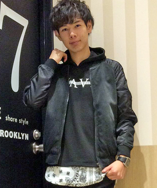 VENCEEXCHANGE（ヴァンスエクスチェンジ）の「【BITTER11月号 掲載商品】カットデニムスカジャン      （スカジャン・メンズ・ブラック/ブルー・MEDIUM/LARGE）」の2枚目の写真