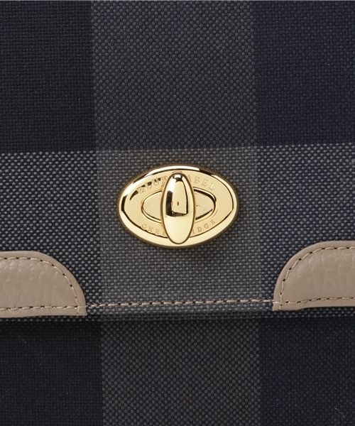 BLUE LABEL CRESTBRIDGE（ブルーレーベルクレストブリッジ）の「クレストブリッジチェック　フラップショルダーバッグ（ショルダーバッグ・レディース・レッド/ネイビー・X）」の5枚目の写真