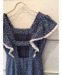 Verybrain（ベリーブレイン）の「レトロフラワーエプロンワンピース