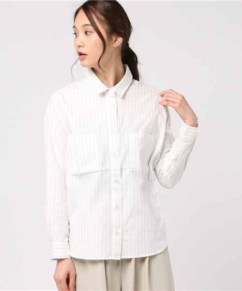 Honeys（ハニーズ）の「ゆるシャツ（シャツ/ブラウス・レディース・ホワイト×ブラック/カーキ/オフホワイト/ホワイト/レッド/ホワイト系その他・L/M）」の2枚目の写真