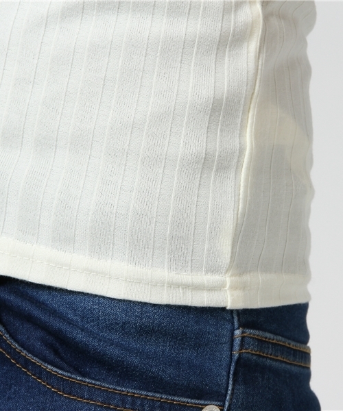 SLY(スライ)の「WIDE RIB CUT TOPS(Tシャツ/カットソー・レディース・ダークブラウン/ダークグリーン/ホワイト/ブラック・2/1)」の5枚目の写真