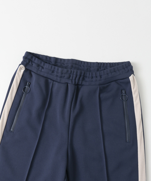 URBAN RESEARCH（アーバンリサーチ）の「COSEI　Velour Track Pants（その他パンツ・メンズ・ブラック/ネイビー・2/3）」の7枚目の写真