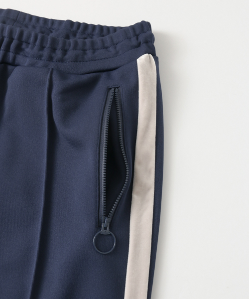 URBAN RESEARCH（アーバンリサーチ）の「COSEI　Velour Track Pants（その他パンツ・メンズ・ブラック/ネイビー・2/3）」の10枚目の写真