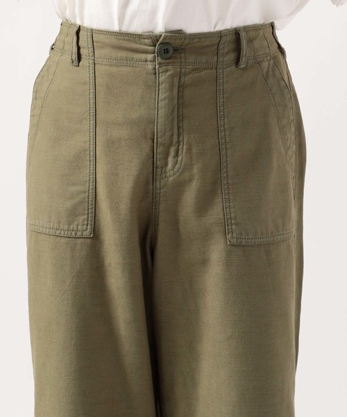 AVIREX（アヴィレックス）の「【InRed5月号木村文乃さん着用】AVIREX/ アヴィレックス/ BACK SATIN WIDE BAKER PANTS/ バックサテン ワイド ベイカーパンツ（その他パンツ・レディース・アイボリー/オリーブ・MEDIUM/SMALL）」の6枚目の写真