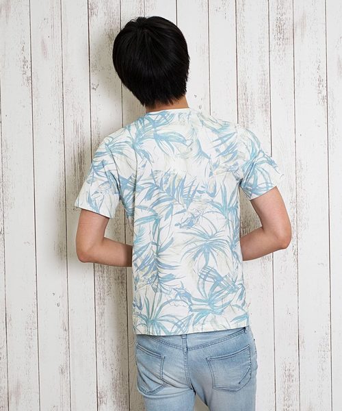 GOSTAR DE FUGA(ゴスタール ジフーガ)の「総柄リーフTEEシャツ/カットソー(Tシャツ/カットソー・メンズ・ホワイト/ネイビー・M/L)」の4枚目の写真