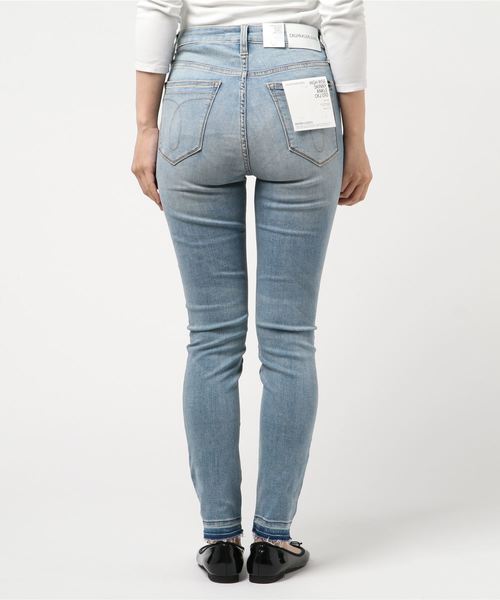 Calvin Klein（カルバン・クライン）の「ウィメンズ ハイライズ スキニー ジーンズ（デニムパンツ・レディース・ブルー・25/26/27/28/29/24）」の3枚目の写真