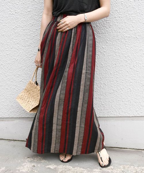 Khaju（カージュ）の「【別注】UHURU:バティックスカート2◇（スカート・レディース・レッド/キャメル・ONE SIZE）」の3枚目の写真