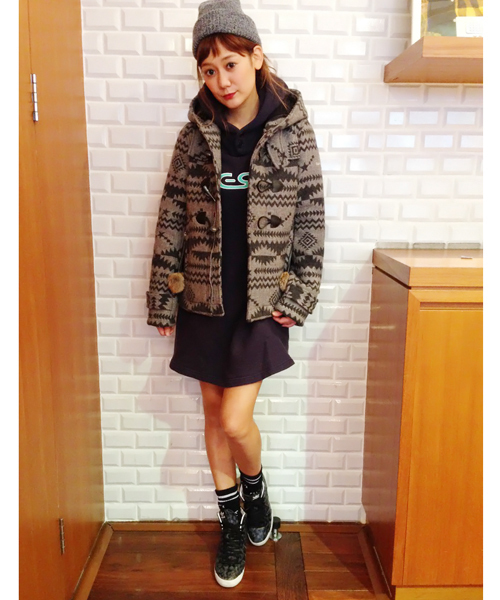 X-girl（エックスガール）の「MILLS LOGO SWEAT DRESS（ワンピース・レディース・レッド/グリーン/ネイビー/ブラック/チャコールグレー・1/2）」の13枚目の写真